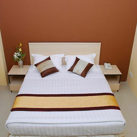 Hotel 72 Yangon Esterno foto