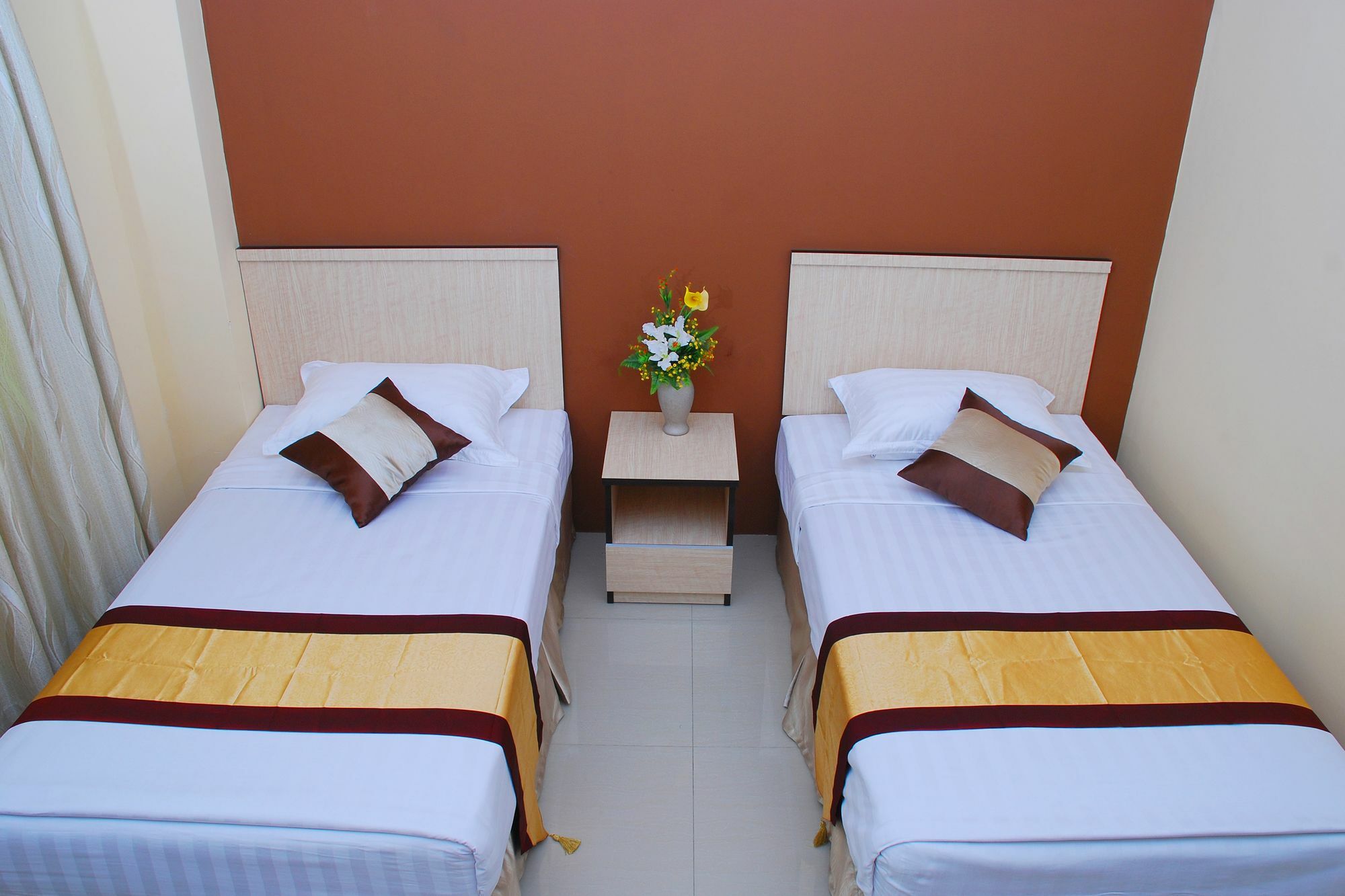 Hotel 72 Yangon Esterno foto