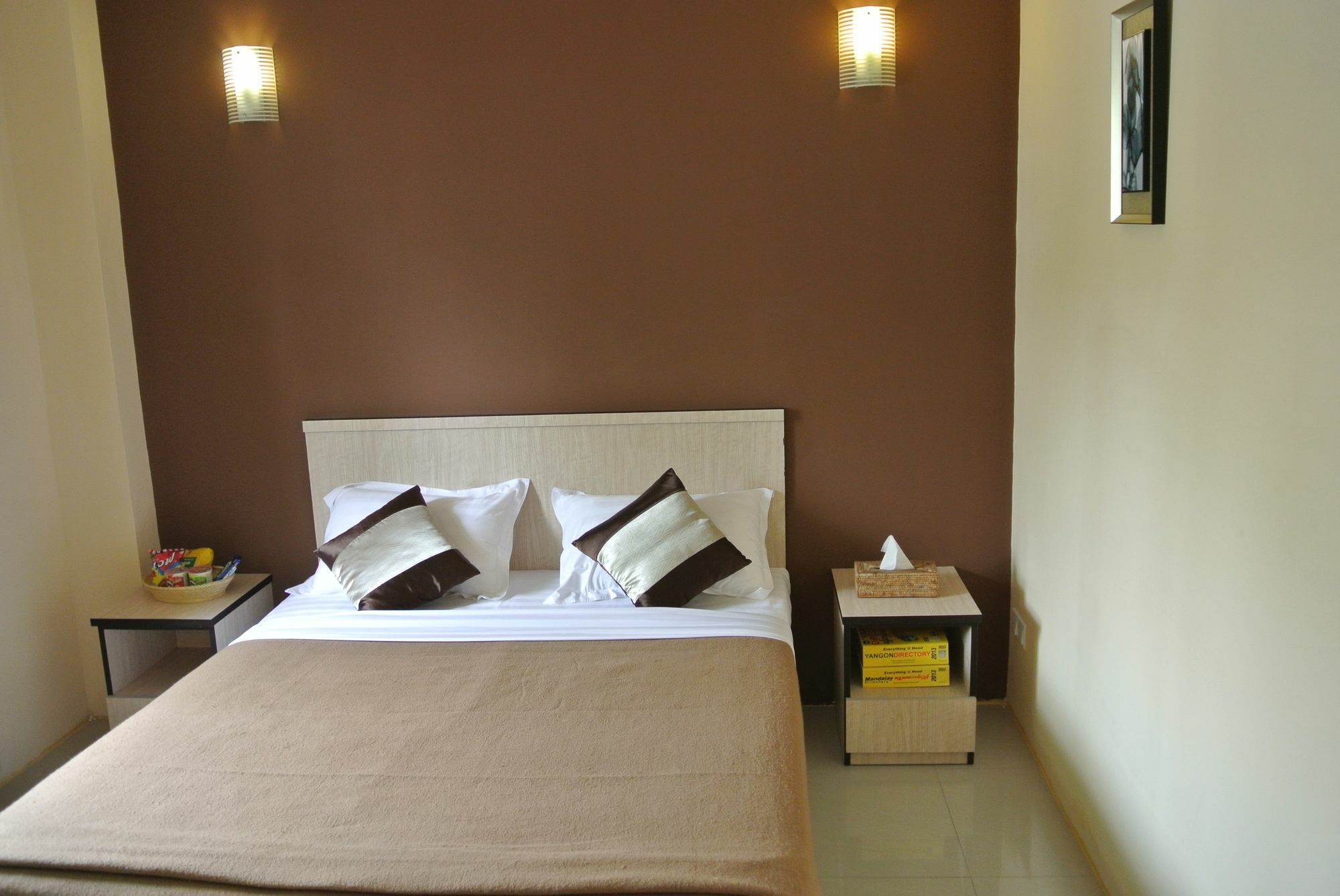 Hotel 72 Yangon Esterno foto